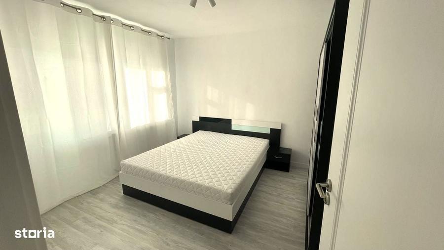 Apartament cu 4 camere decomandat în Central