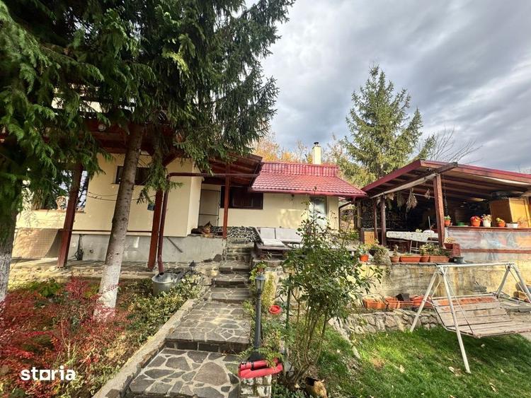 Casă cu 4 camere cu Teren 1527 Mp în Central