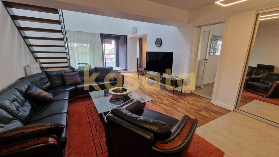 Apartament cu 4 camere semidecomandat în Sisești