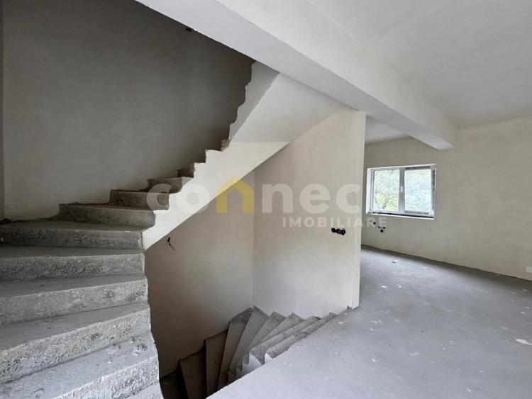 Duplex cu 4 camere cu Canalizare în Tăuți
