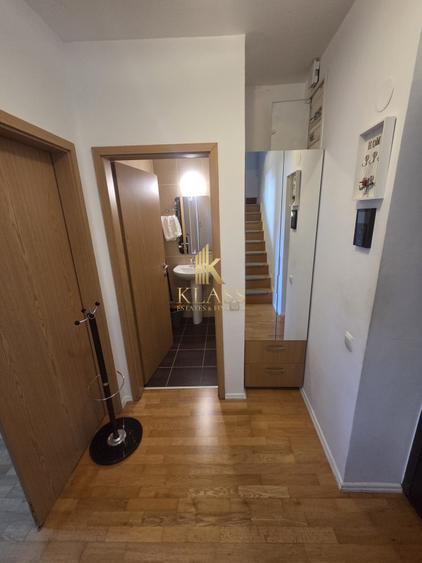 Apartament cu 3 camere, mobilat în Tei