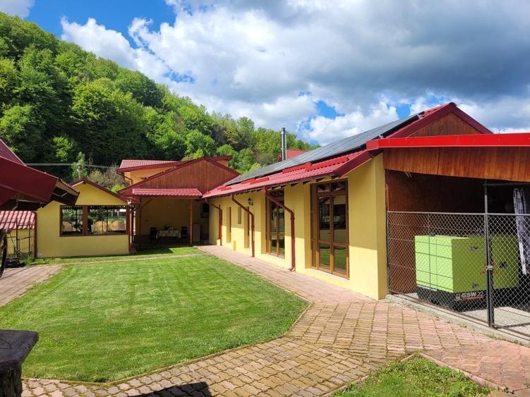 Casă individuală cu 7 camere cu Teren 1340 Mp în Brăduleț