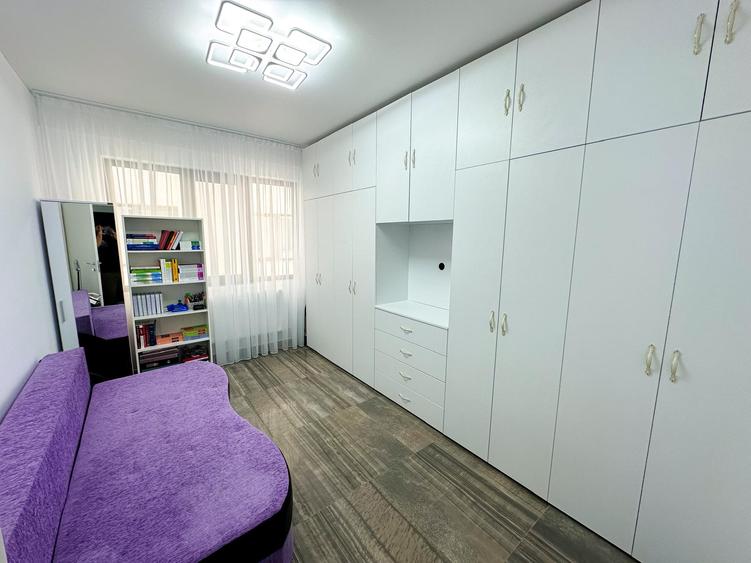 Apartament cu 3 camere decomandat în Năvodari Tabără
