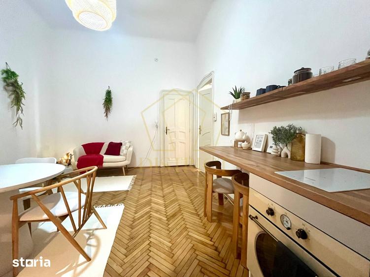 Apartament cu 3 camere în P-ța Victoriei