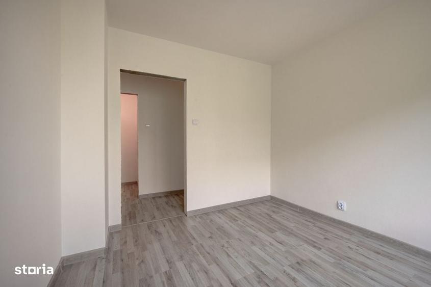 Apartament cu 3 camere semidecomandat în Titan