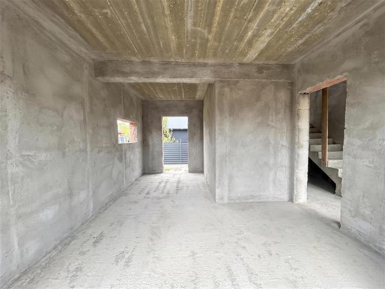 Casă individuală cu 4 camere cu Teren 500 Mp în Moara