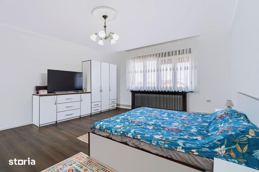 Casă cu 5 camere cu Teren 500 Mp în Iosia