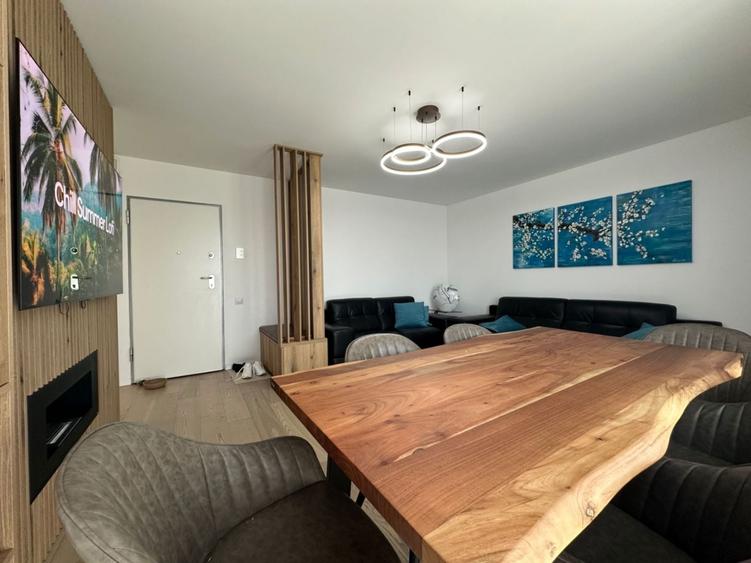 Apartament cu 3 camere decomandat, mobilat în Sisești