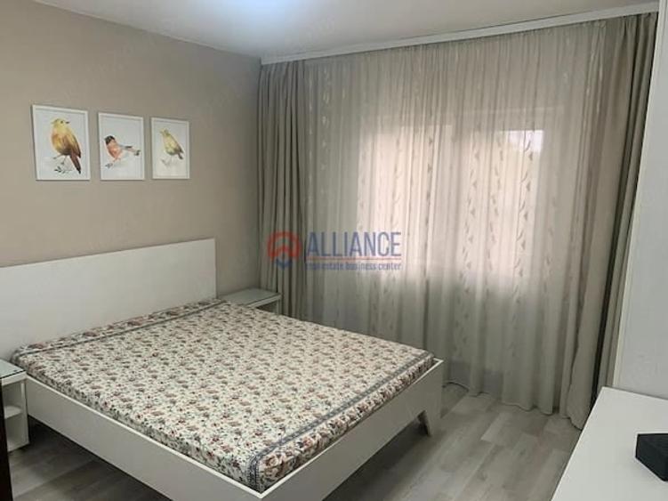 Apartament cu 2 camere decomandat în Trocadero