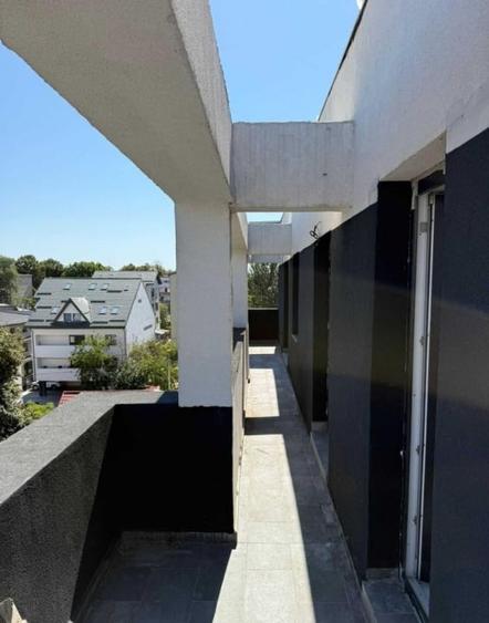 Apartament cu 4 camere decomandat, mobilat în Giulești
