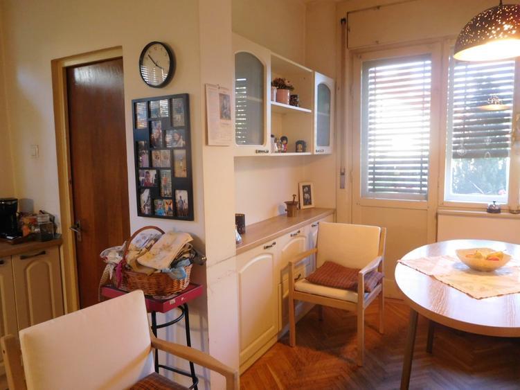 Apartament cu 5 camere decomandat în Central