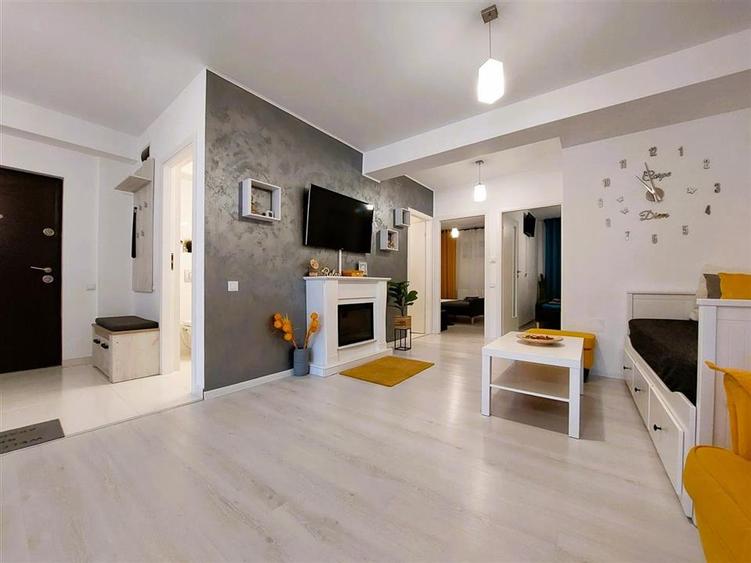 Apartament cu 3 camere decomandat, mobilat în Central