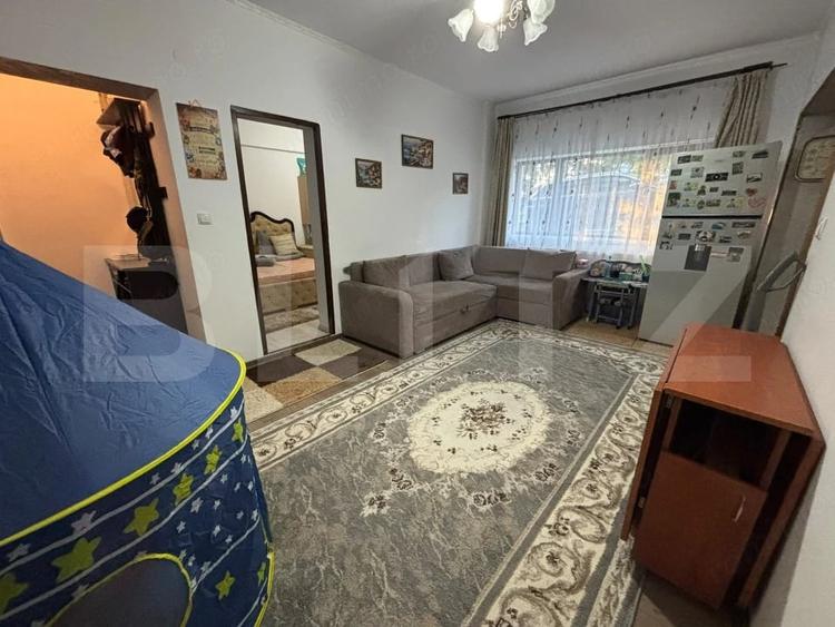 Apartament cu 3 camere decomandat în Bucium