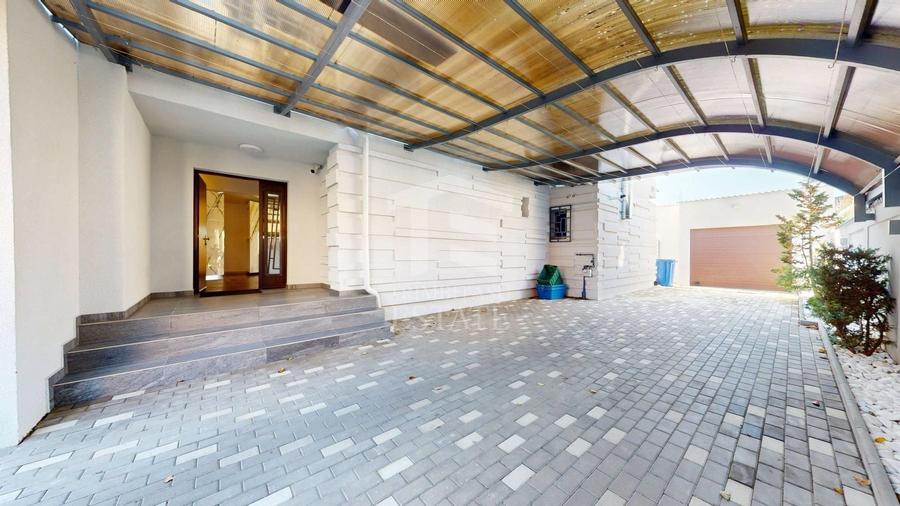 Casă individuală cu 6 camere cu Canalizare în Titan