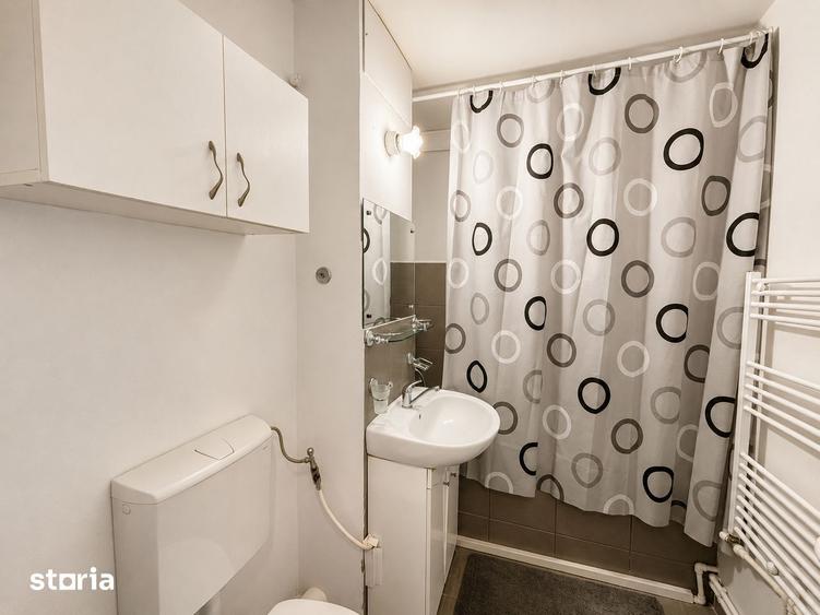 Apartament cu 3 camere semidecomandat în Inel I