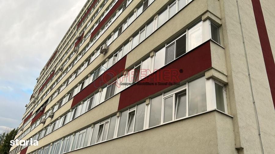 Apartament cu 3 camere decomandat în Berceni