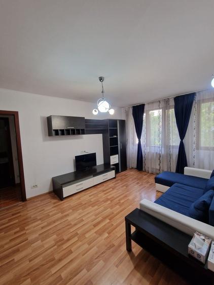 Apartament cu 2 camere semidecomandat în Baba Novac