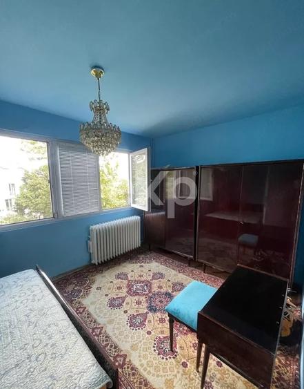 Apartament cu 3 camere semidecomandat în Tipografilor