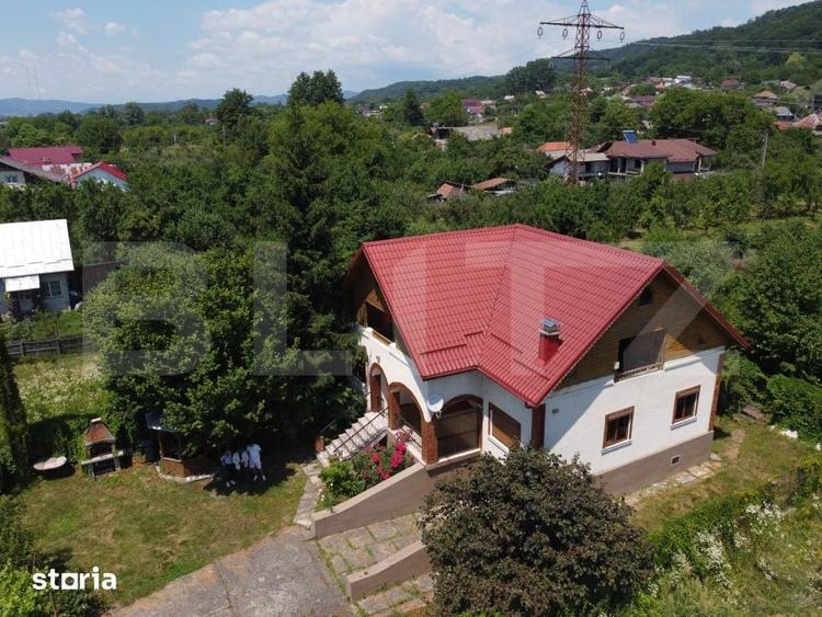 Casă cu 6 camere cu Teren 1108 Mp în Tătărani