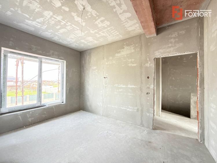 Duplex cu 4 camere cu Canalizare în Săcălaz
