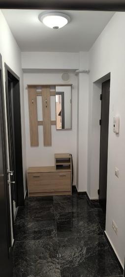Apartament cu 3 camere decomandat în Florești