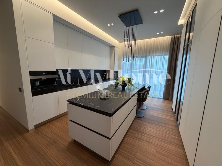 Penthouse cu 5 camere decomandat, mobilat în Băneasa