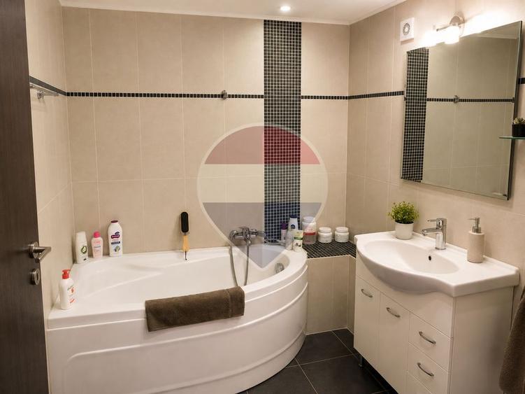 Apartament cu 2 camere semidecomandat, mobilat în Panduri
