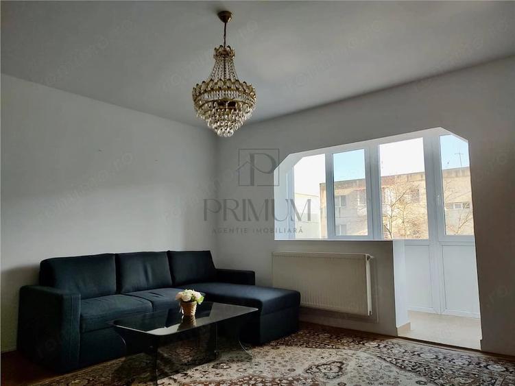 Apartament cu 4 camere decomandat în Girocului