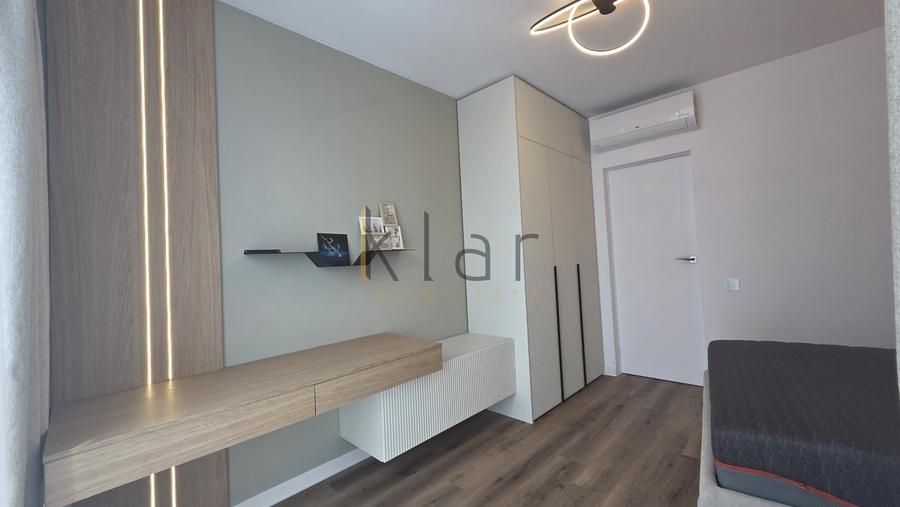 Apartament cu 3 camere semidecomandat, mobilat în Calea Turzii