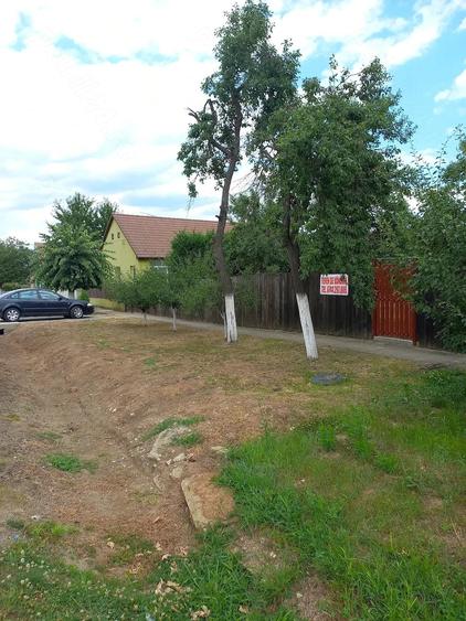 Teren de 2500 mp, în Chesinț