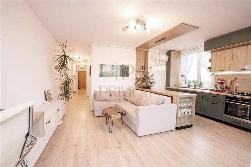 Penthouse cu 3 camere decomandat, mobilat în Take Ionescu