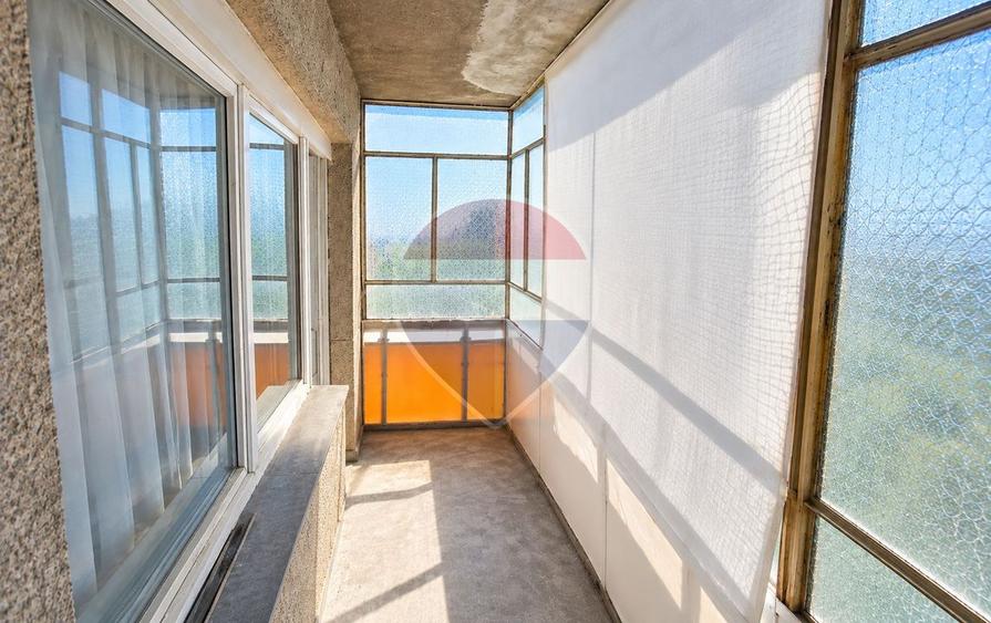 Apartament cu 3 camere decomandat, mobilat în Republicii