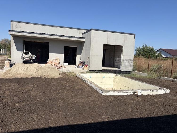 Casă cu 4 camere în Central