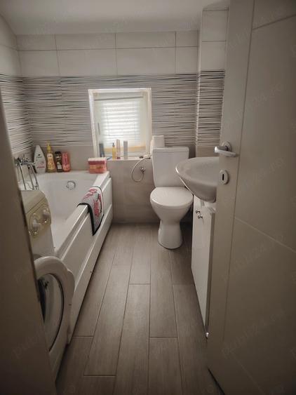 Apartament cu 3 camere decomandat în Dumbrăvița