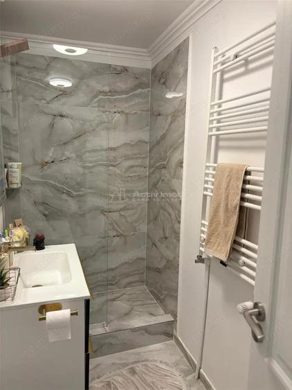 Apartament cu 3 camere decomandat în Aurel Vlaicu