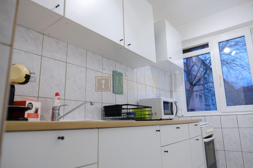 Apartament cu 3 camere, mobilat în Soarelui