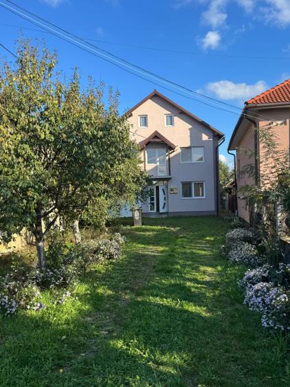 Casă cu 4 camere cu Teren 400 Mp în Huedin