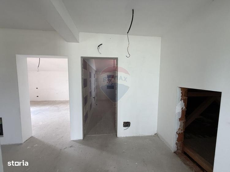 Casă cu 4 camere în Lămotești