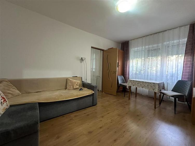 Apartament cu 2 camere semidecomandat în Calea Aradului