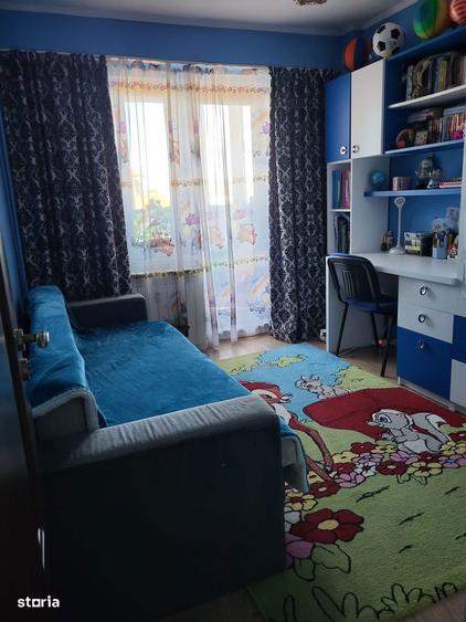 Apartament cu 3 camere decomandat în Rogerius