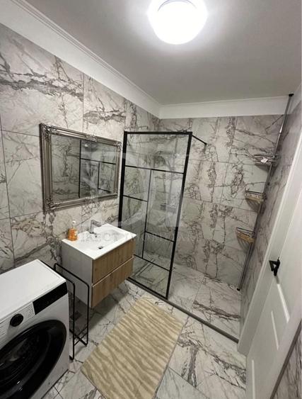 Apartament cu 2 camere semidecomandat, mobilat în Florești