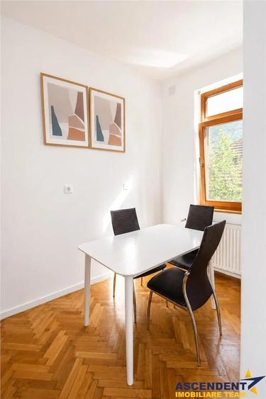 Apartament cu 2 camere decomandat în Centrul Istoric