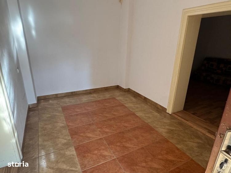 Casă cu 3 camere cu Teren 1250 Mp în Săcel