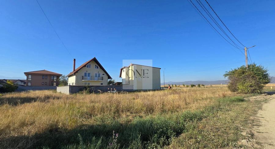 Teren Construcții intravilan de 711 mp, în Sud