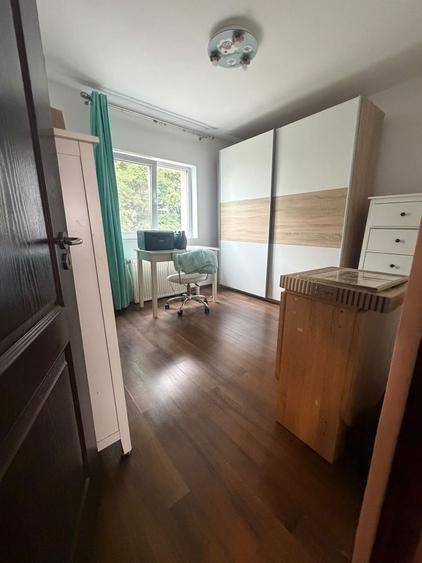 Apartament cu 3 camere decomandat în Exterior Vest