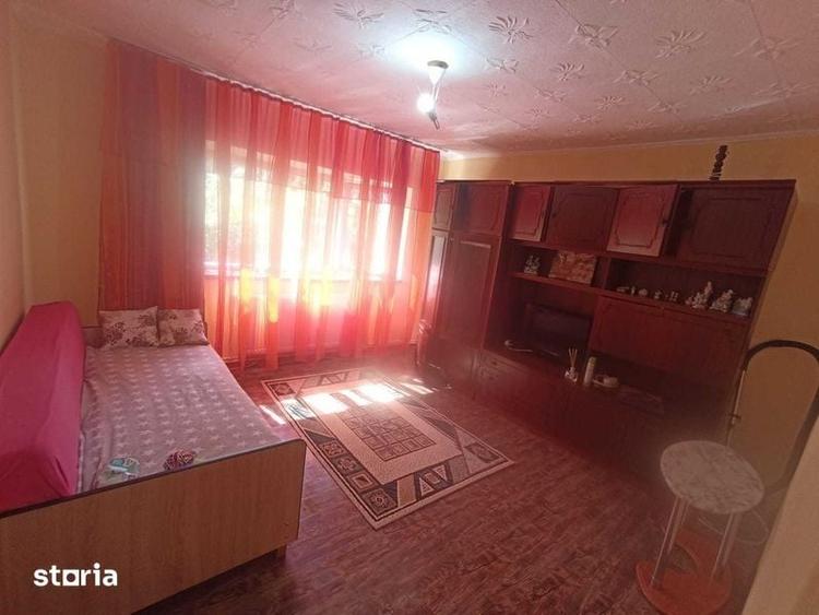 Garsonieră decomandată în Steaua