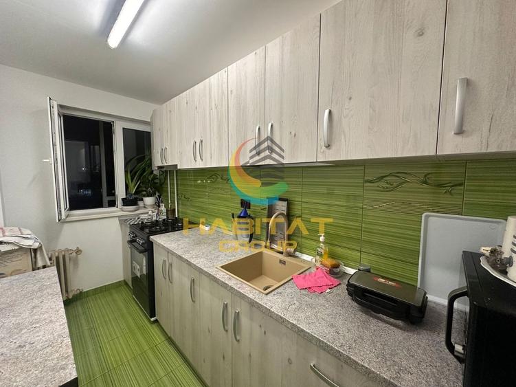 Apartament cu 3 camere semidecomandat, mobilat în Victoriei