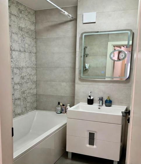 Apartament cu 2 camere decomandat în Regie
