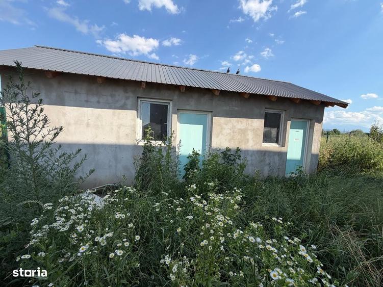 Casă cu 4 camere în Stupini