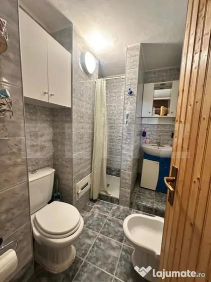 Apartament cu 4 camere decomandat în Central